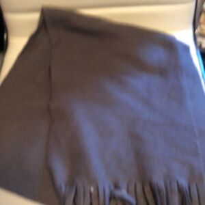 NWOT Gray fleece scarf with fringe 100% polyester